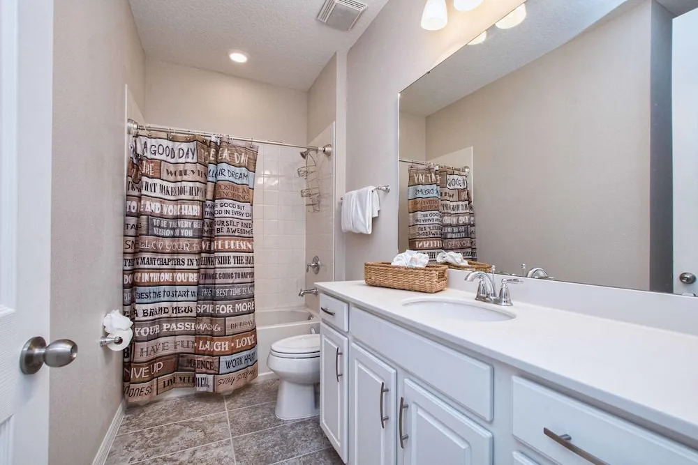 Solara 9 Bedroom House w Pool - 8100SA