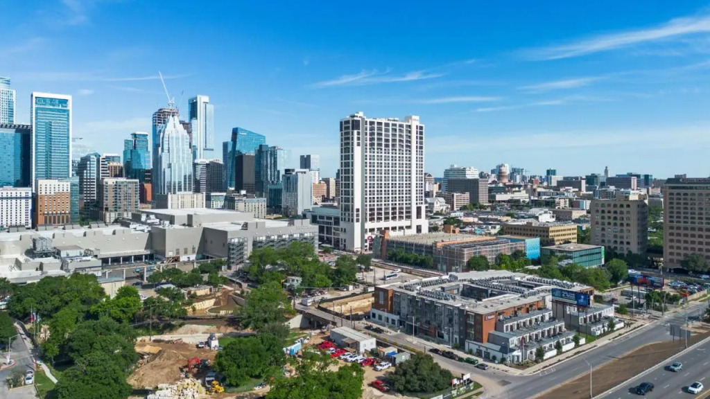 Placemakr Austin Downtown, Apartments by Hilton