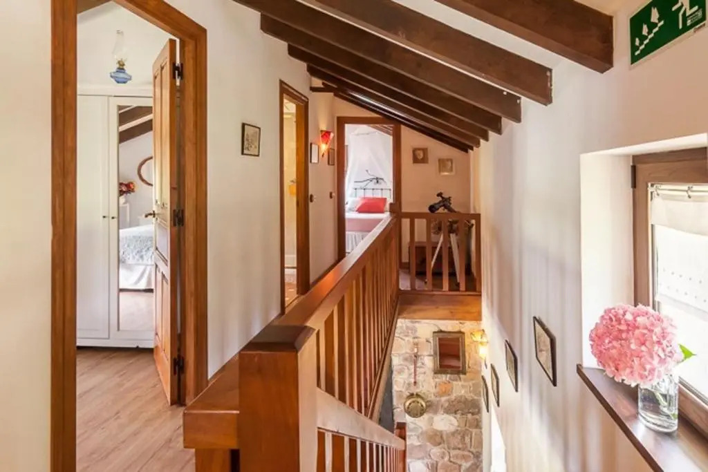 House with 3 bedrooms in Cantabria with wonderful lake view enclosed garden and WiFi 11 km from the beach