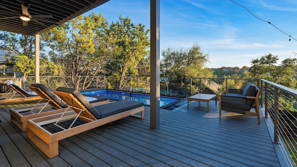 Sundown Social by Avantstay Lake Austin Views Pool, Firepit, Deck + Game Room A+ Designer Style
