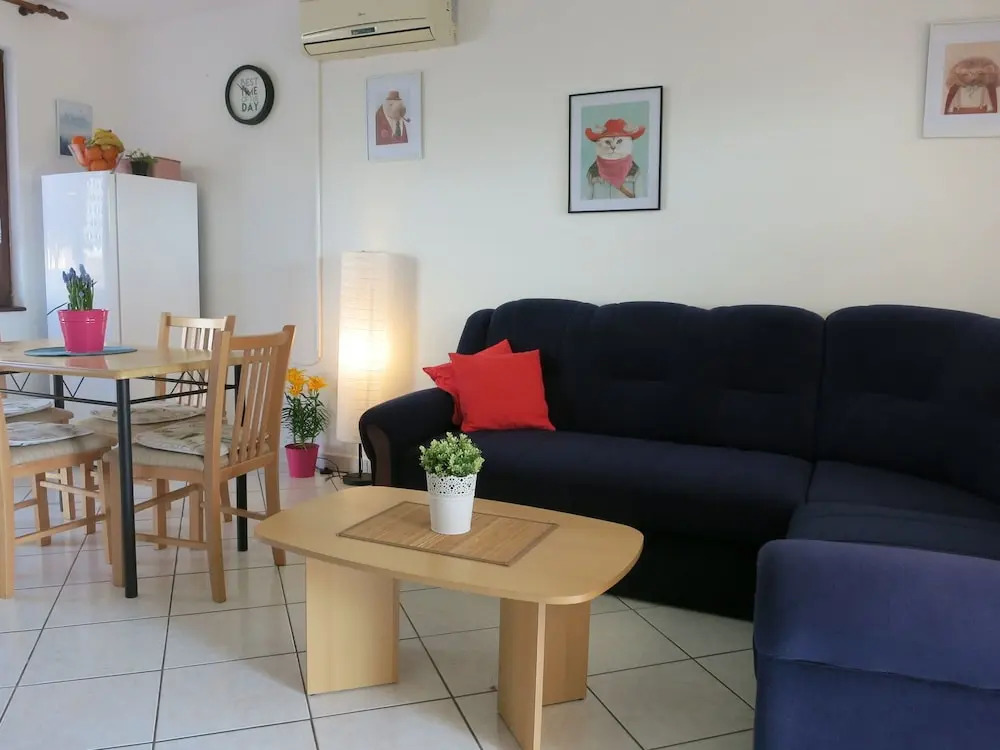Spacious Holiday Home in Dalmatia With Beach Nearby