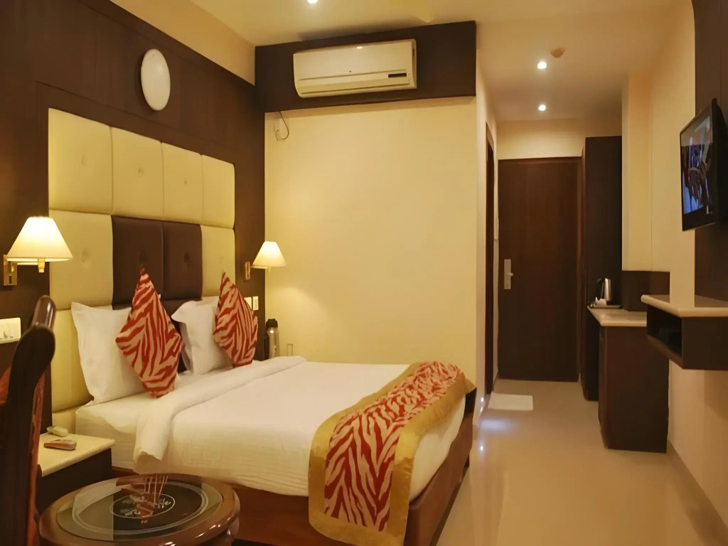 OYO Premium Nayapalli IRC Village