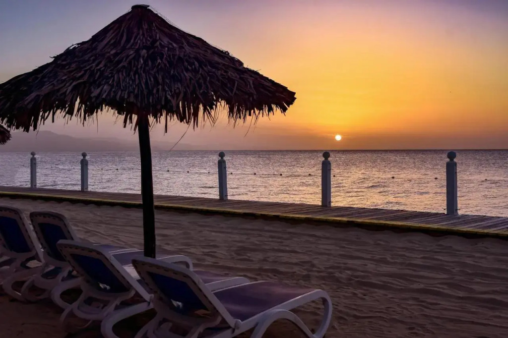 Grand Decameron Montego Beach, A Trademark All-Inclusive Resort