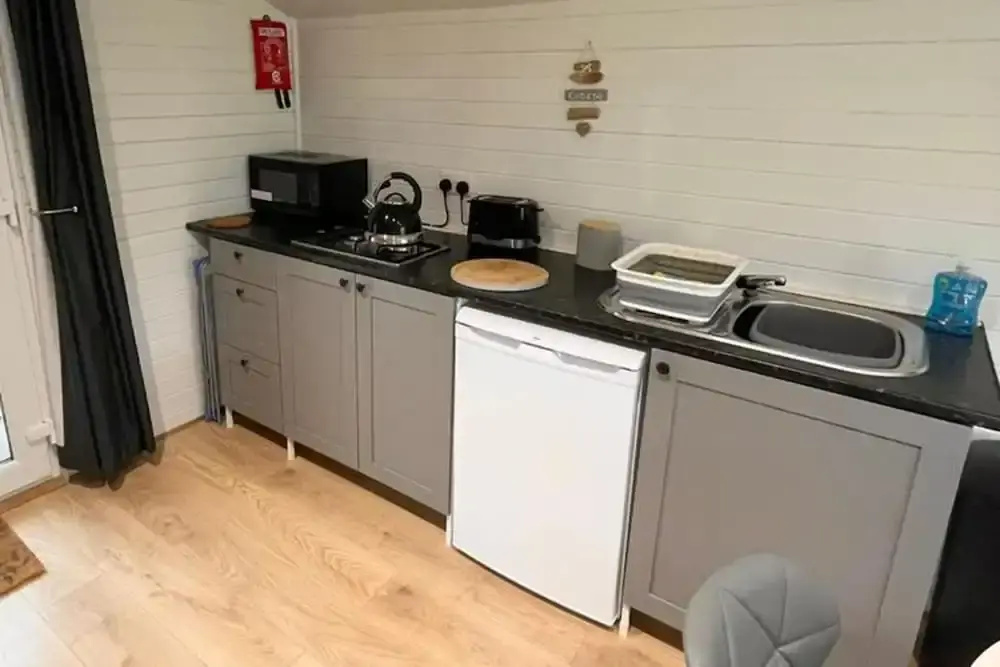 1 Bedroom Log Cabin in Parc Pen y Bryn Sleep 2/3