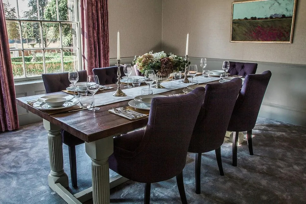 Vaulty Manor
