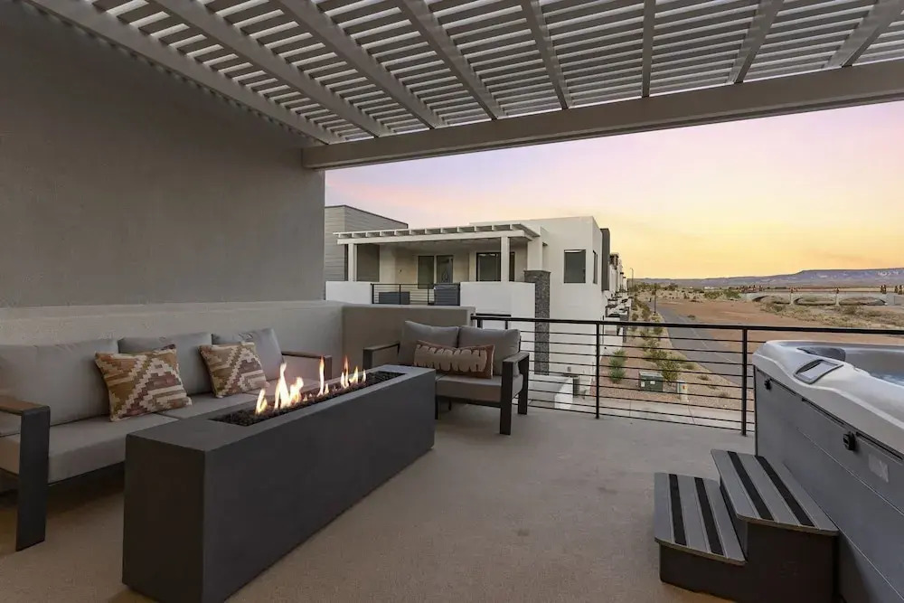Country Is Cool Again 5 Bedroom Townhouse