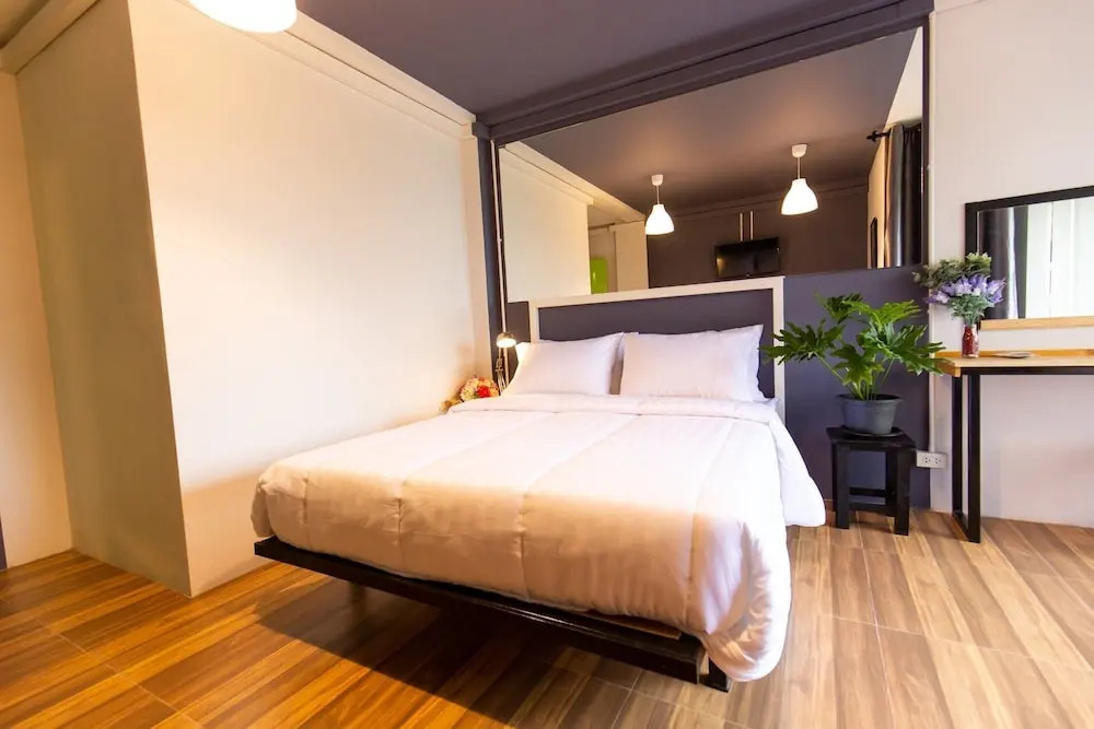 Mango 10 House