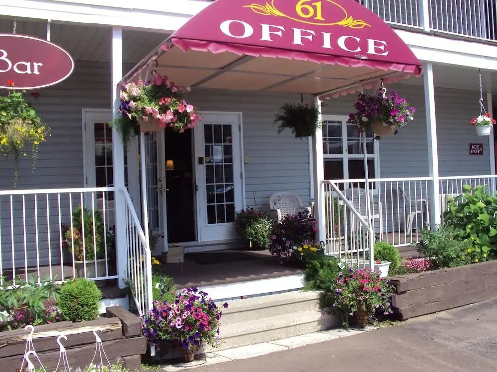 Midtown Motel & Suites