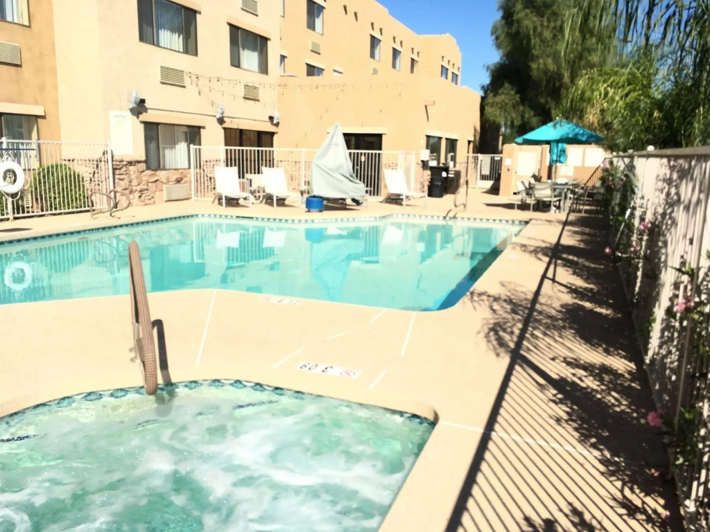 Red Lion Inn & Suites Goodyear Newly Renovated