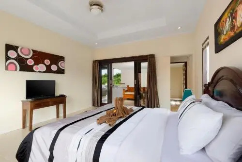 Coconuts Villa Balangan Beach