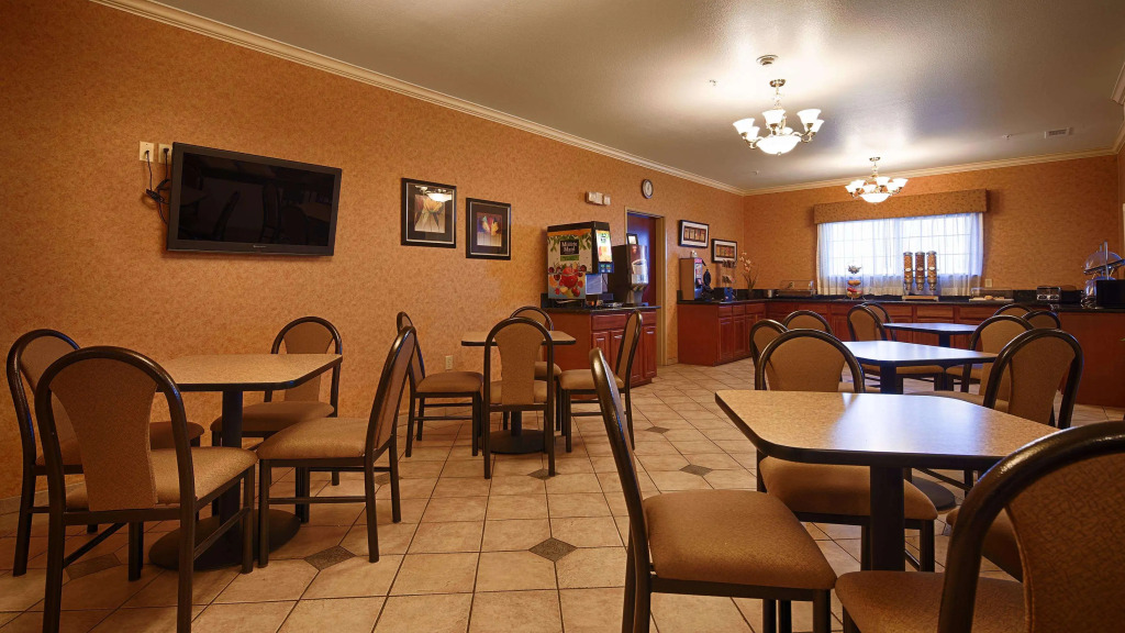 Best Western Inn & Suites - Henrietta