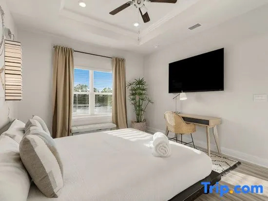 Golf Cart Included  | Walk to Beach | Pool | Bikes