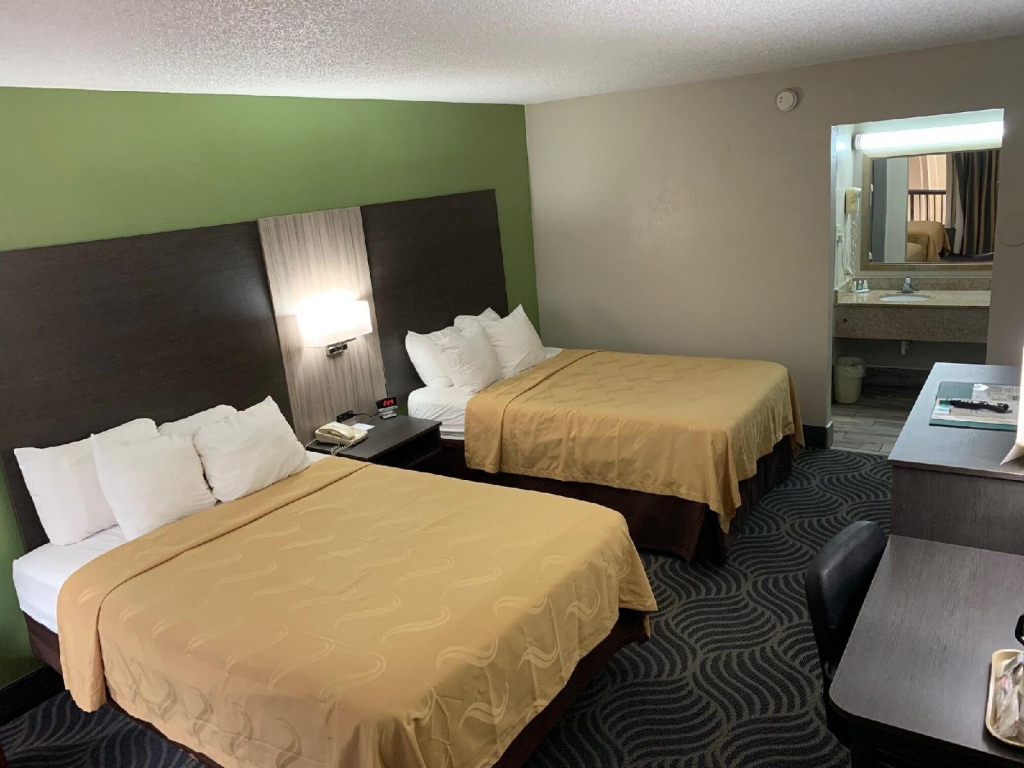 Holiday Inn Newport-I-40 Exit 435