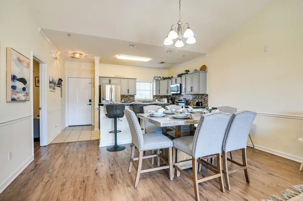 Myrtle Beach Condo w/ Large Balcony & Pool Access