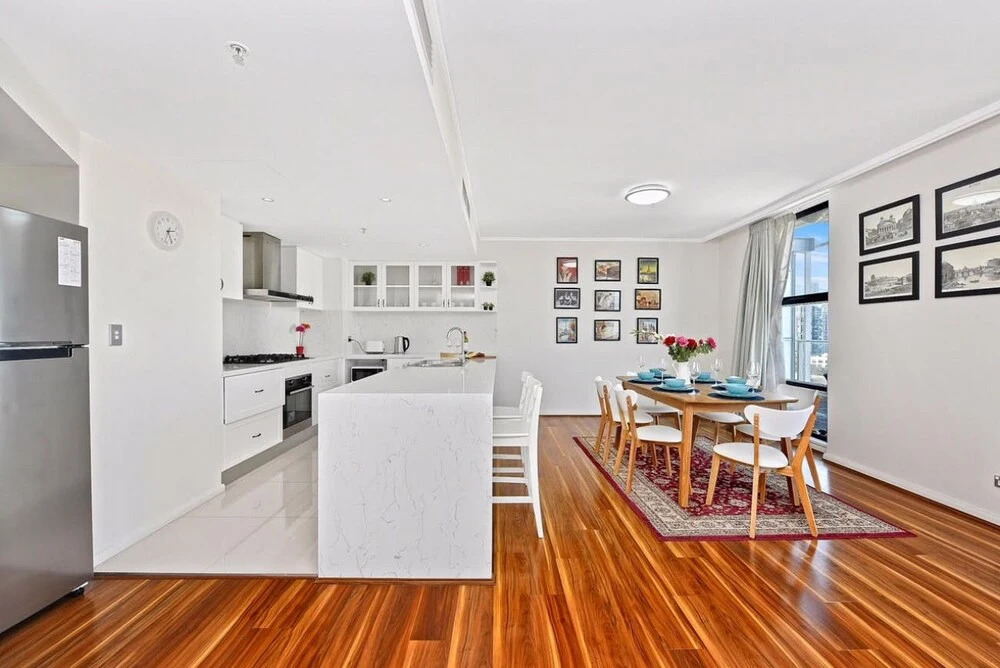 Deluxe Sydney Central Penthouse with Pool and Gym
