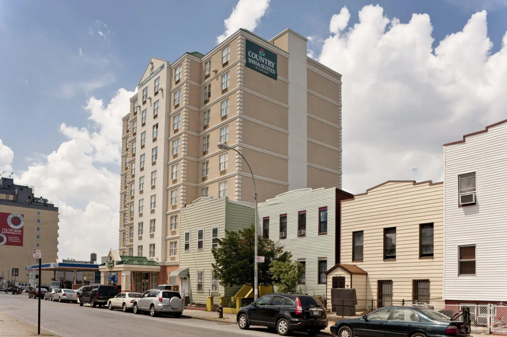 Queens County Inn and Suites Long Island City