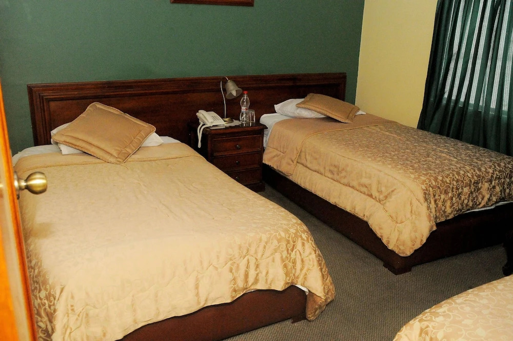 Colony Inn Hotel
