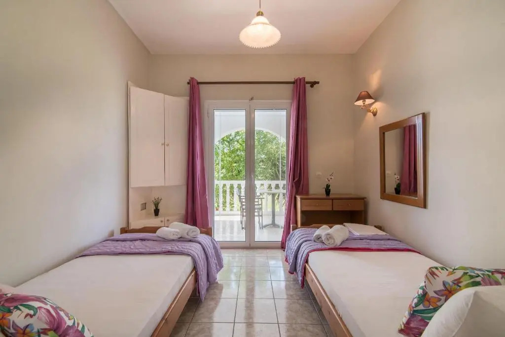 Kamara Apartments - 450m from the beach, by ZanteWize