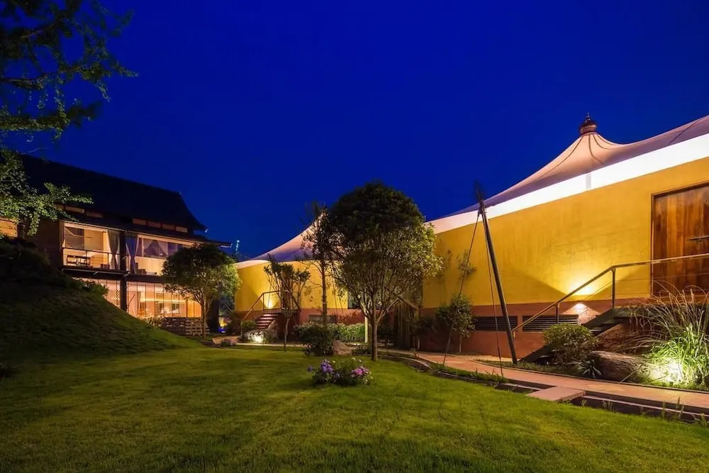Muise Tented Camp Resort
