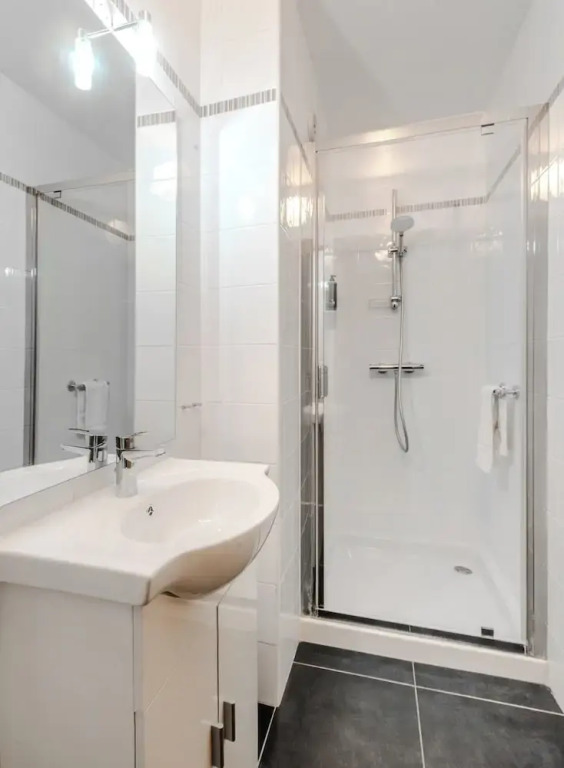 Les 15 Pins & La Mer -  Riviera Escape Apartments with Pool & Garden