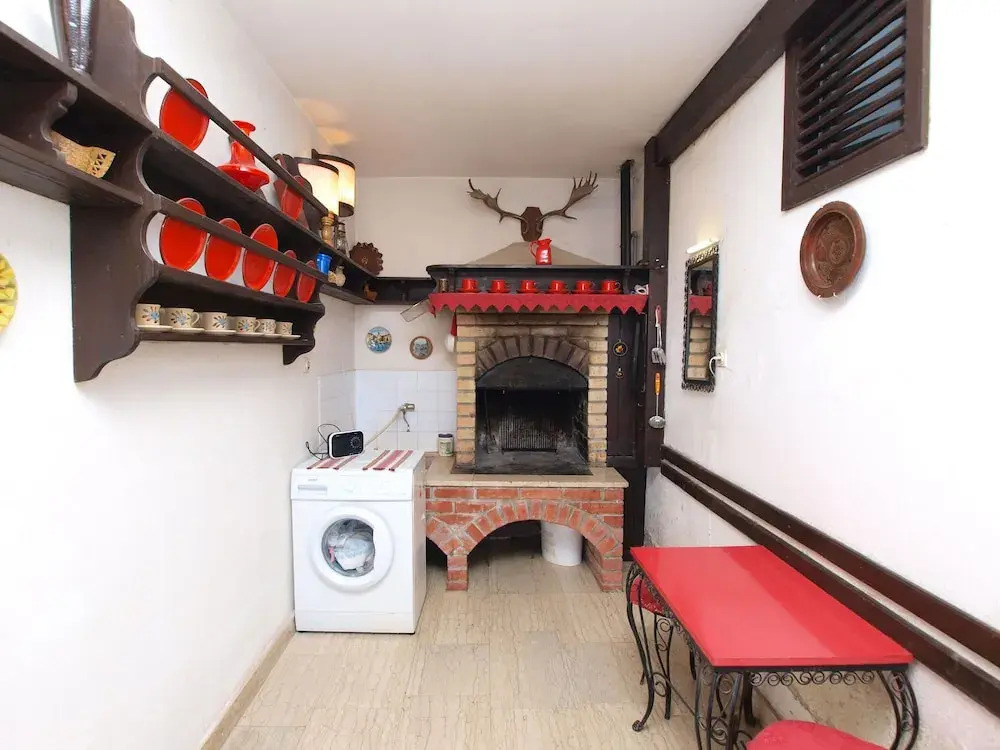 Apartment 250