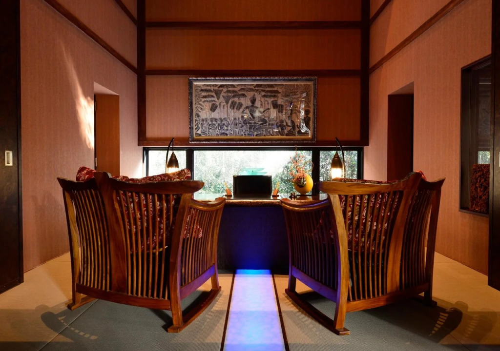 Balinese onsen ryokan Hakone Airu