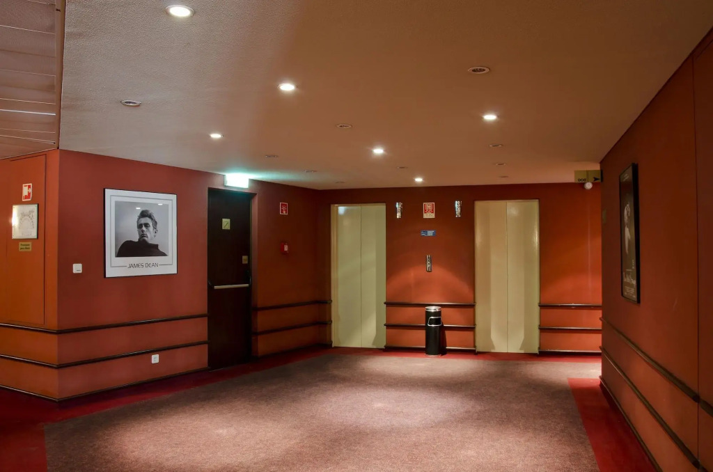 VIP Executive Eden Aparthotel