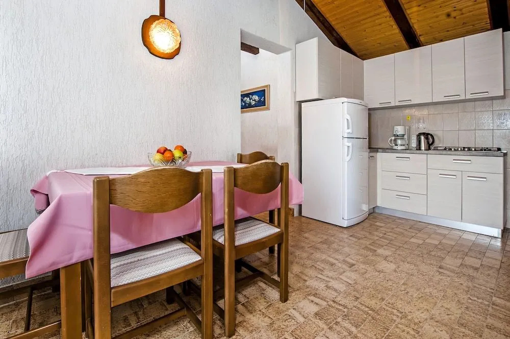 Apartment Mirela with Sea view