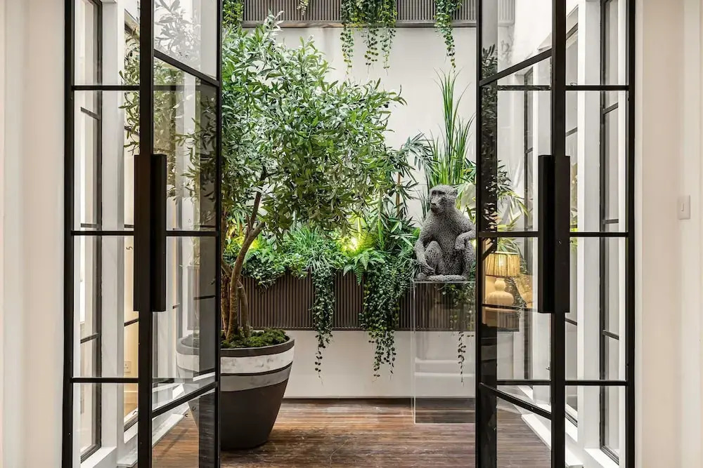 Luxury 3BR Mews Home w Courtyard AC Terrace