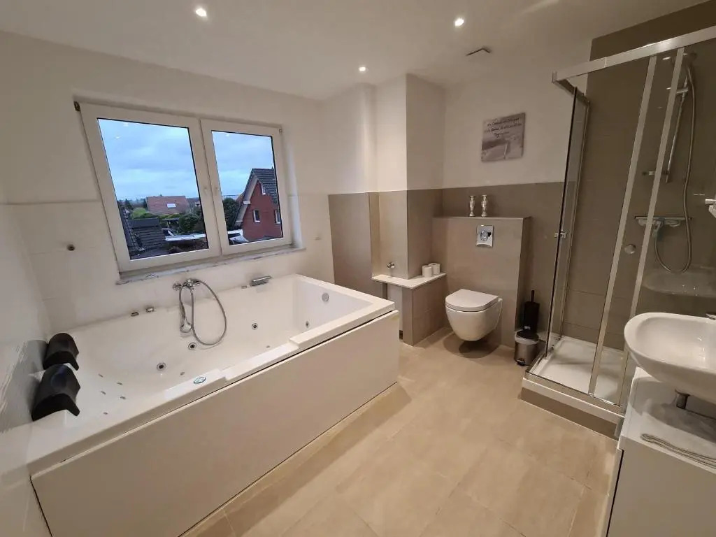 Luxuswohnung mit Jacuzzi Nähe Flughafen Köln/Bonn