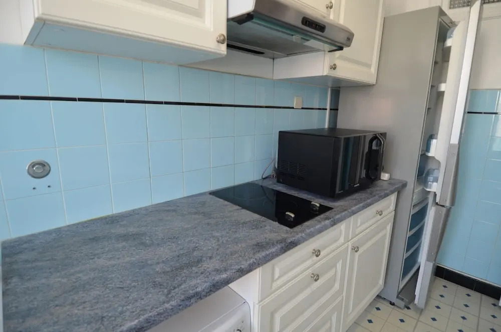 Cosy apartment 4 persons near Train Station Nice Riquier
