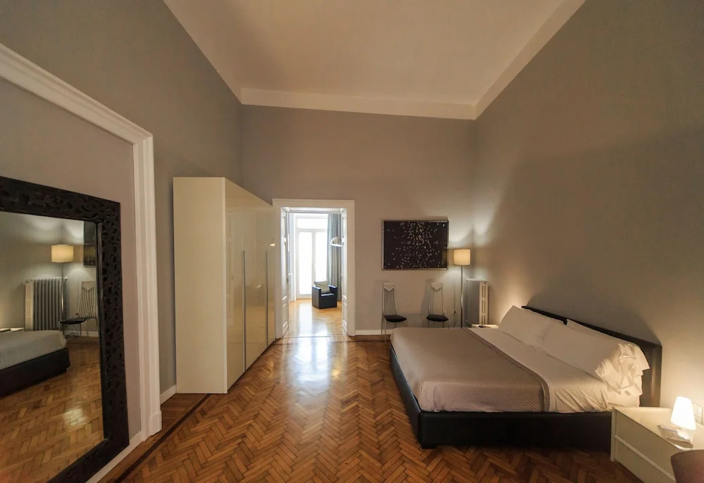 Spaccanapoli Comfort Suites