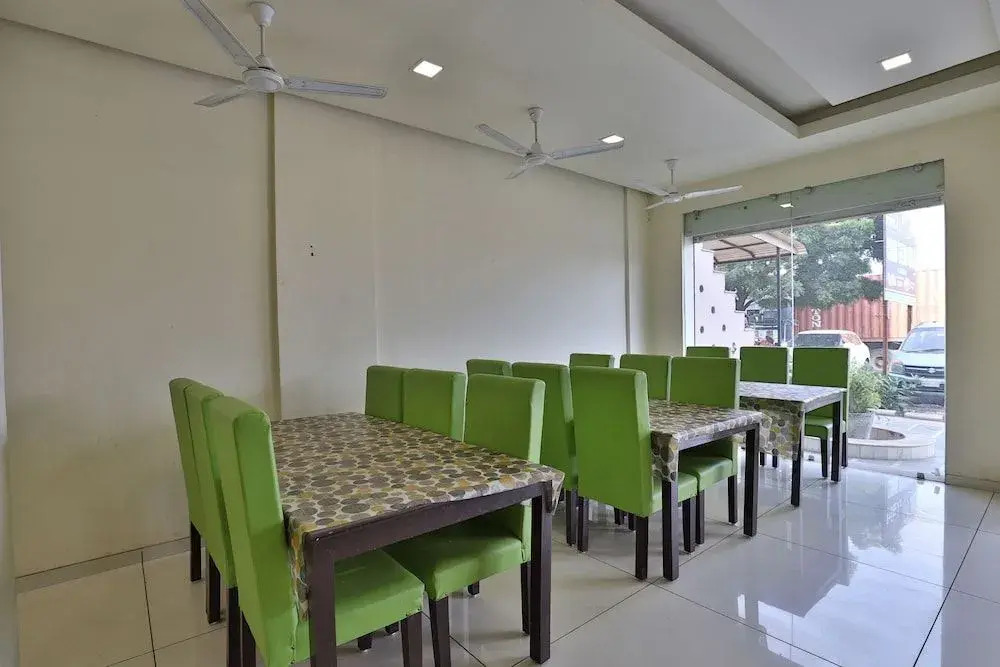 Hiriz Hotel By OYO Rooms