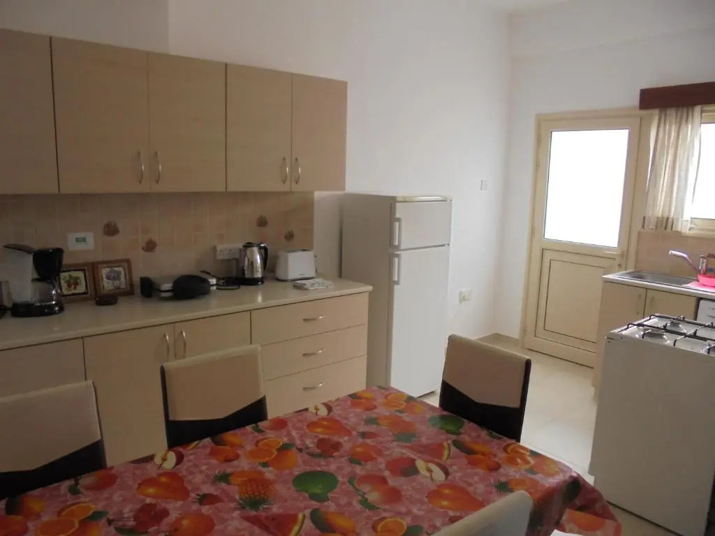 Niki Court Holiday Apartments