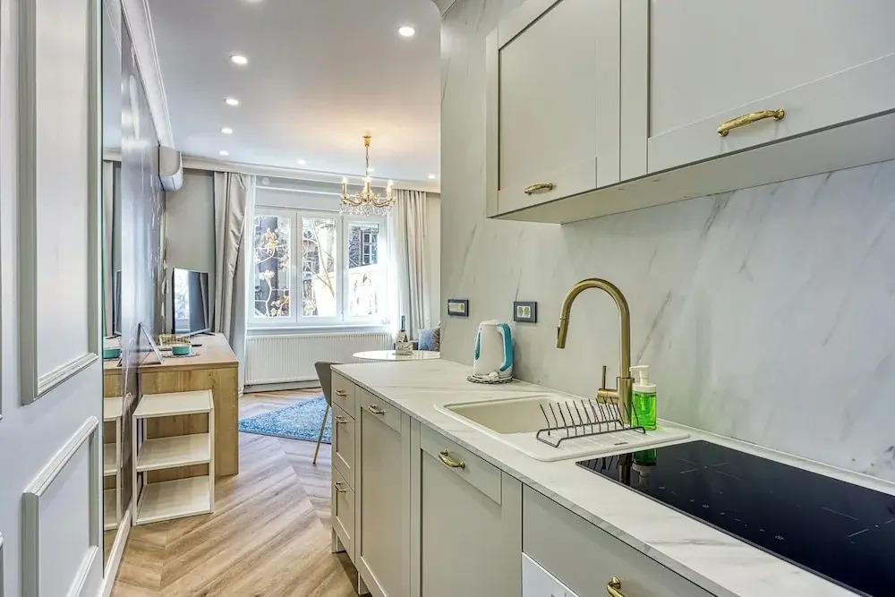 Boutique Downtown Studio with Balcony  1