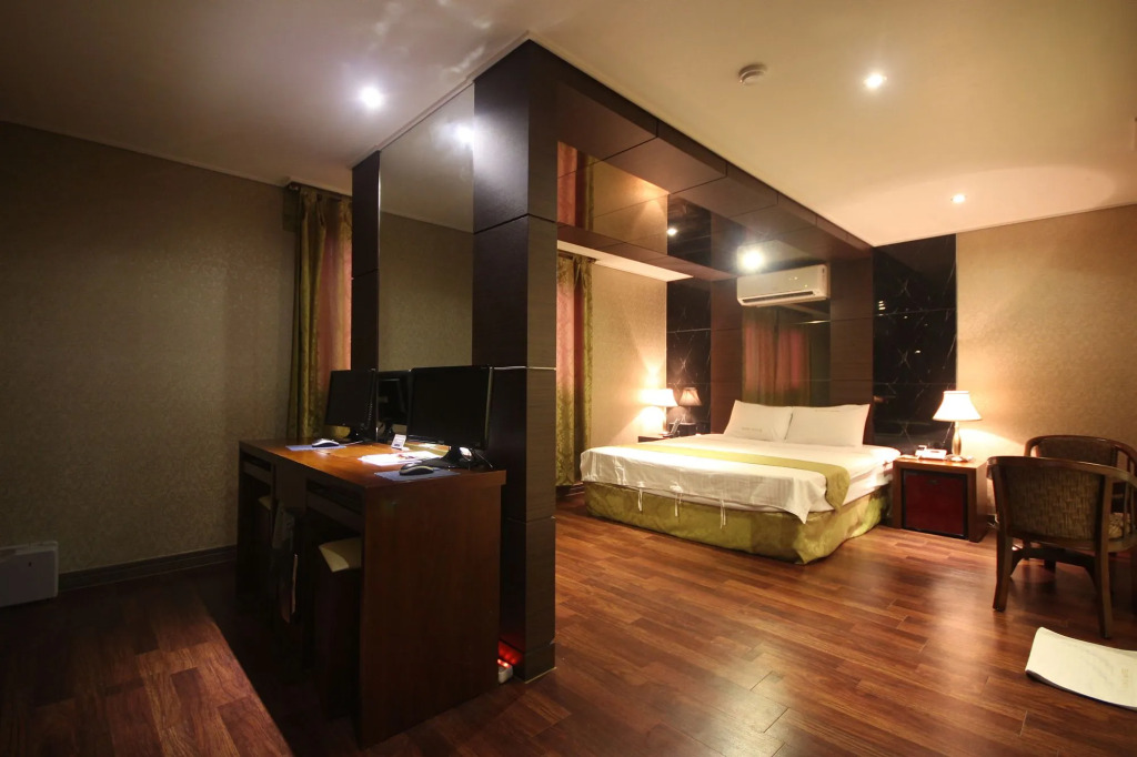 Sono Hotel