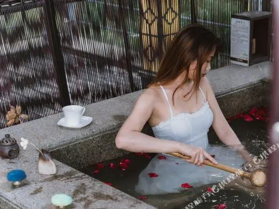 Southeast Huadu Hot Spring Hotel