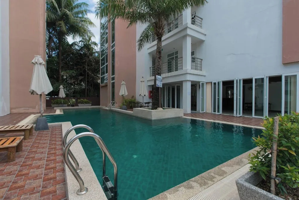 6-58 - 2 Bdr Spacious Penthouse With Shared Pool