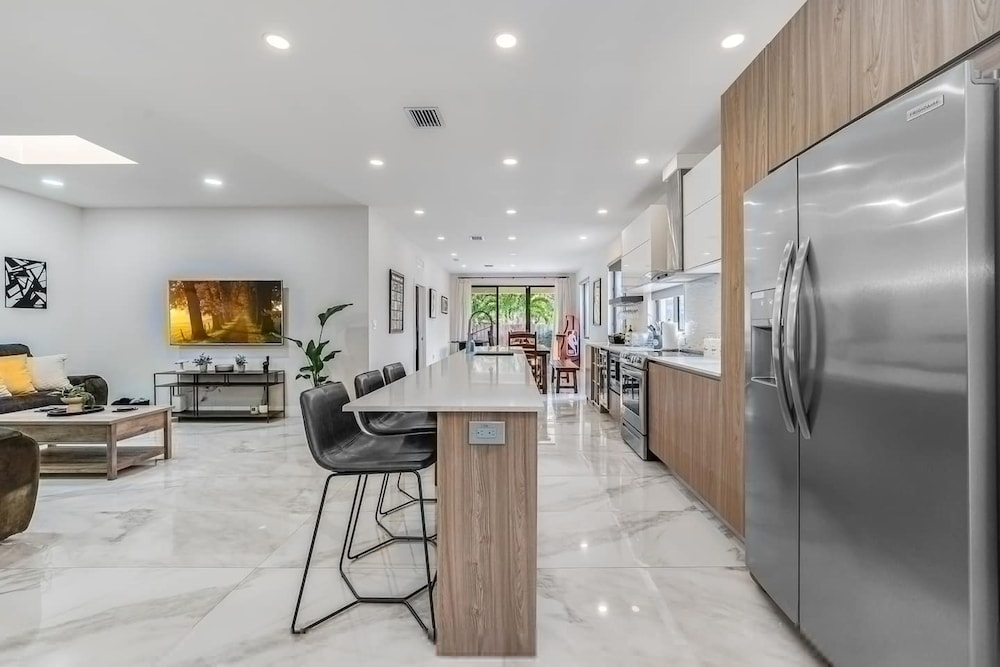 Fox Grand Residence- 6bd, 2 Pools & Pool Table