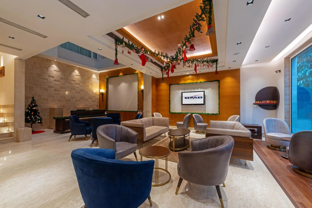 Hotel Saket 27