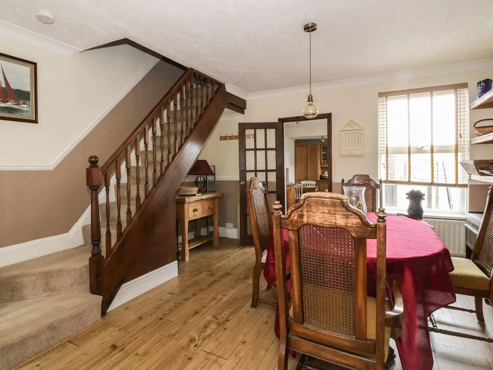 9 Oaklands Terrace