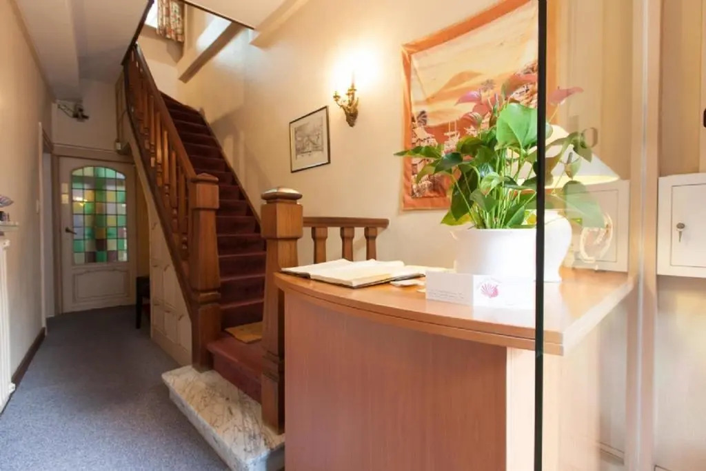 Gillis Eight Guest Rooms by Romy&Travis