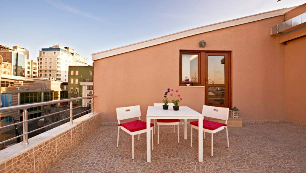 Retropera Hotel