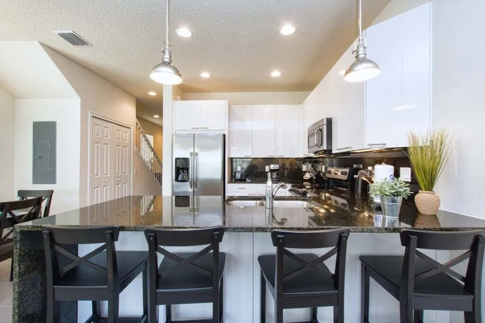 Beautiful House, Private Splash Pool, Balcony Off Master Suite, Free Wifi!!! 3 Bedroom Townhouse by RedAwning