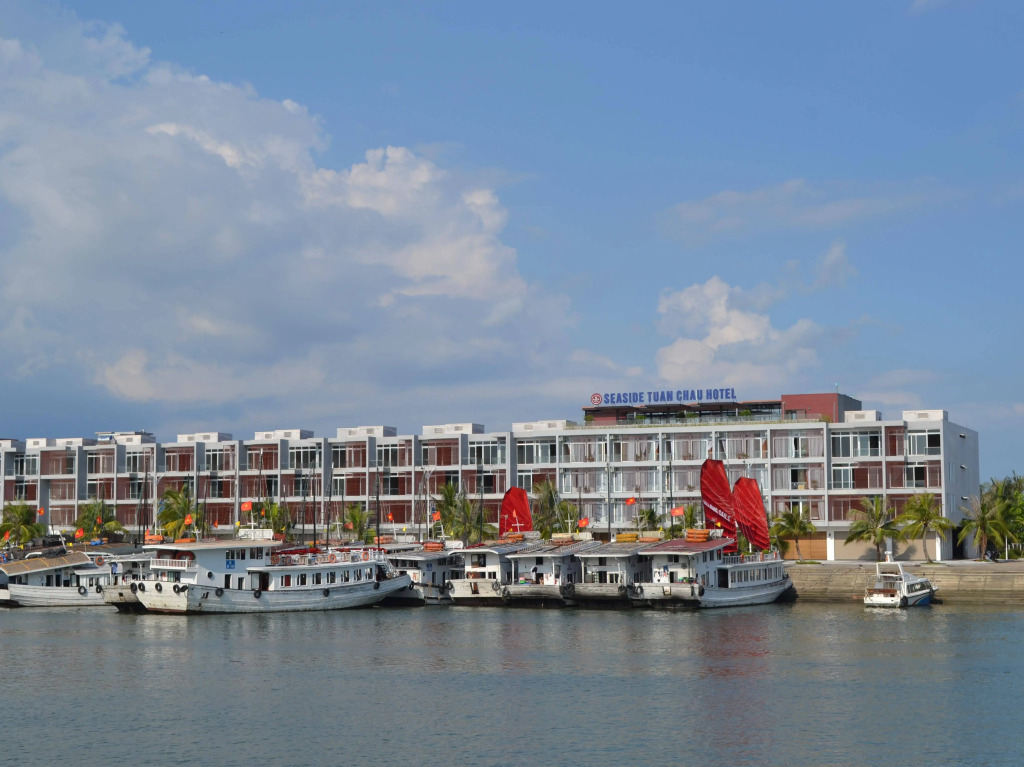Seaside Tuan Chau Hotel