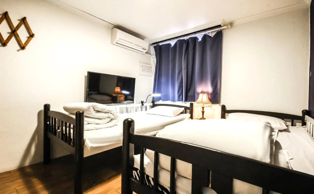 Comma Plus - Hostel