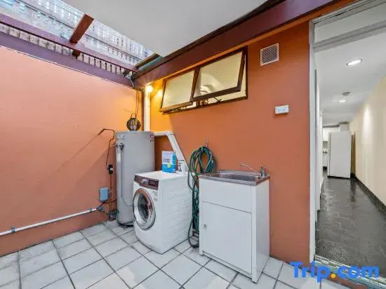 Facilitated 4 BR / ICC&Darling Harbour-8 mins walk