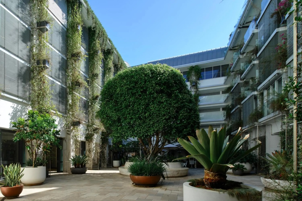 Luxury Bondi Beachside Apartment - Pacific
