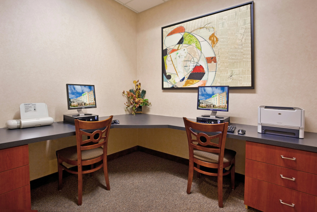 Holiday Inn Purdue - Fort Wayne by IHG