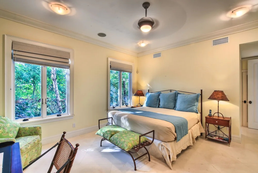 Azure Villa - Four Bedroom Villa